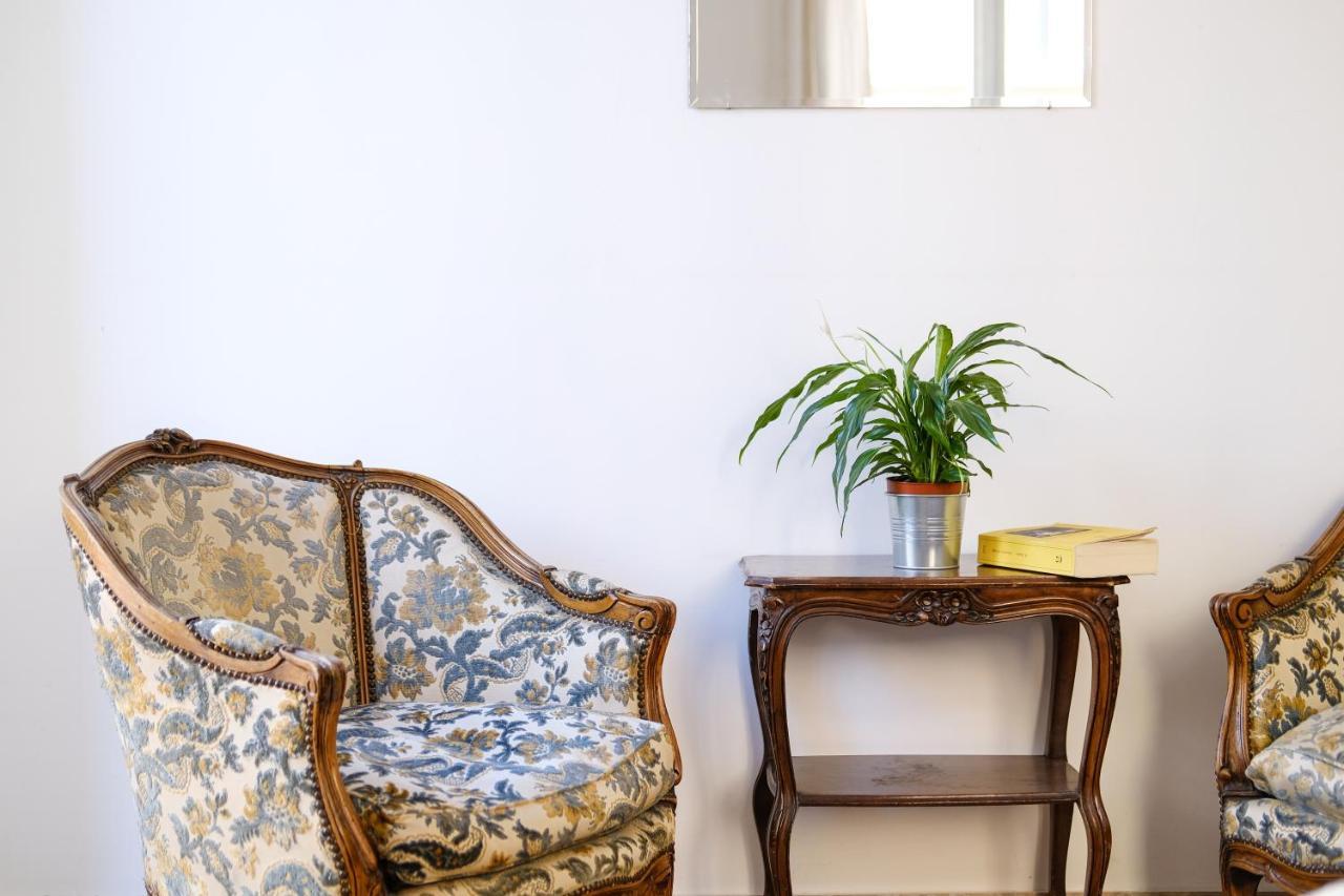 Spacious Apartment With Big Terrace At Colosseum Roma Exterior foto